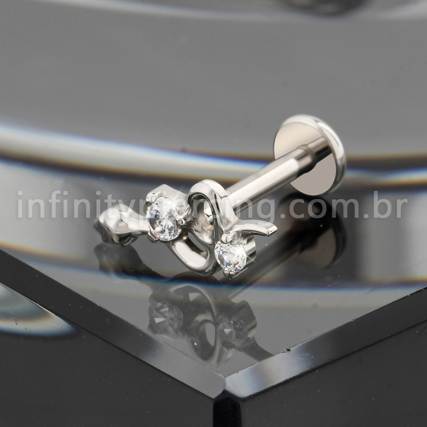 Piercing Labret Titânio Cobra
