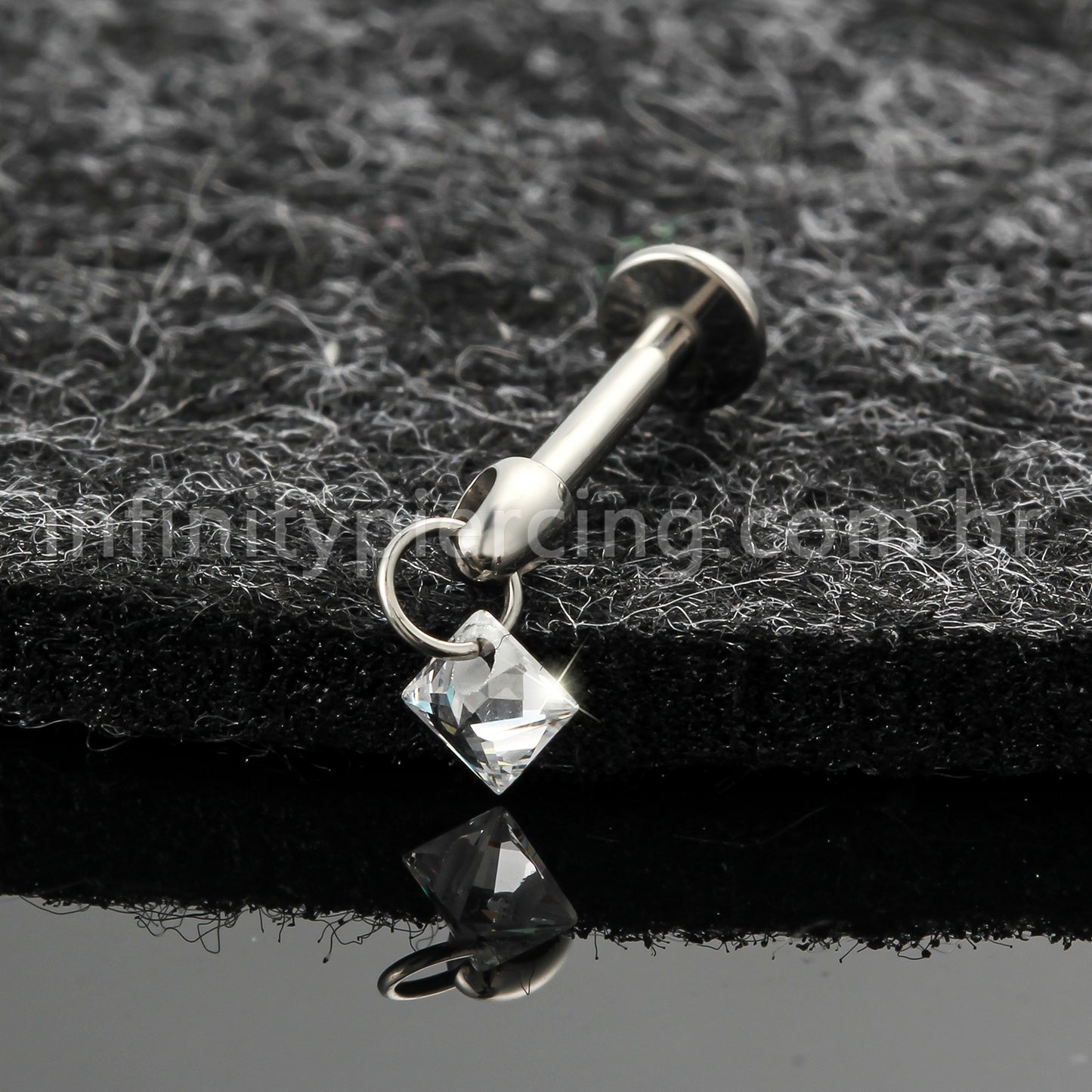 Piercing Labret Titânio Com Pingente Quadrado