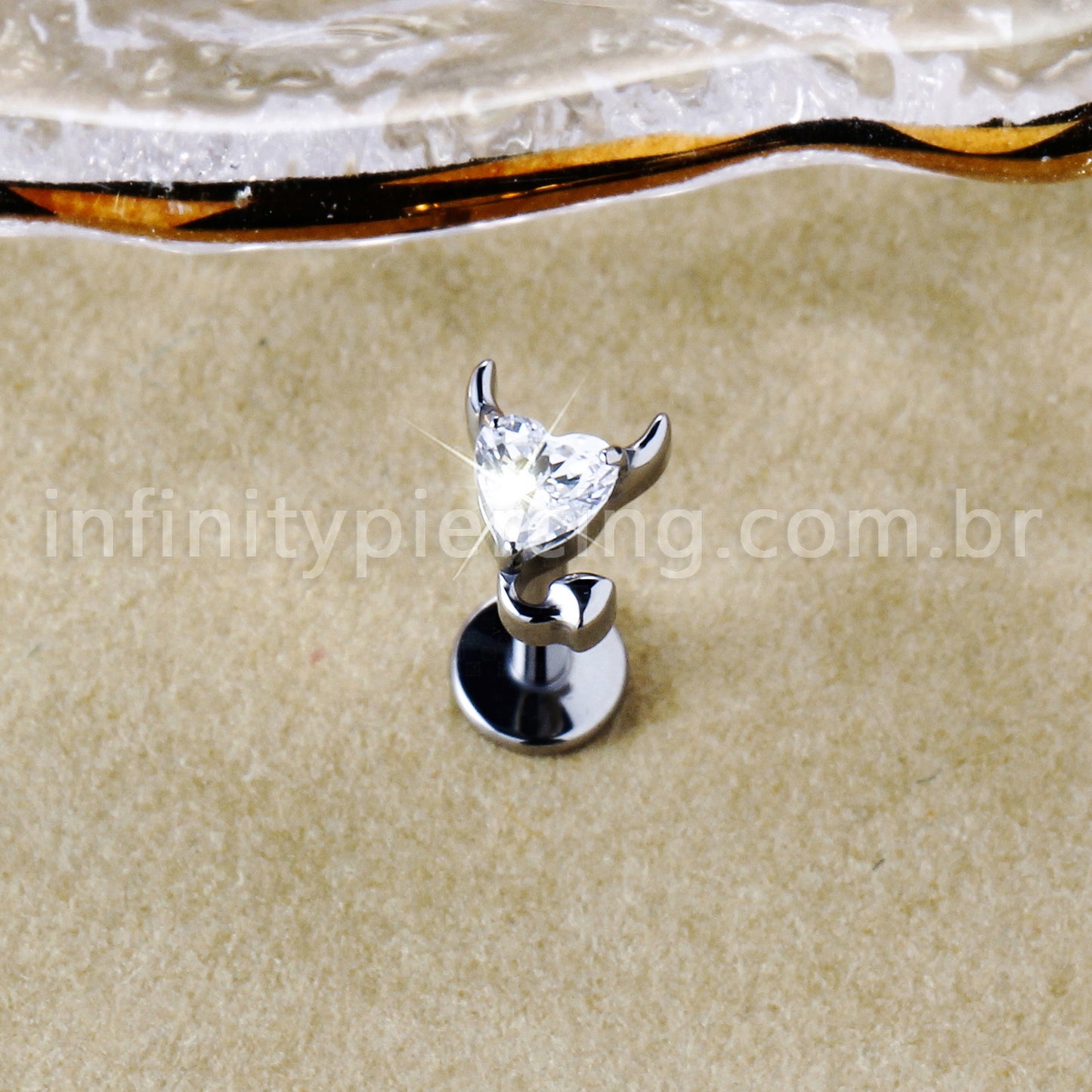 Piercing Labret Titânio Zircônia Coração Diabinho