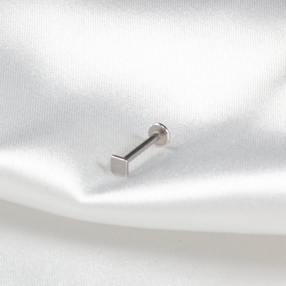 Piercing Labret Aço Cirúrgico Quadrado Rosca Interna