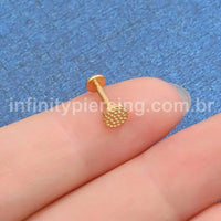Piercing Labret Titânio Redondo Detalhado